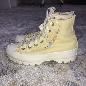 Womens Converse size 6.5